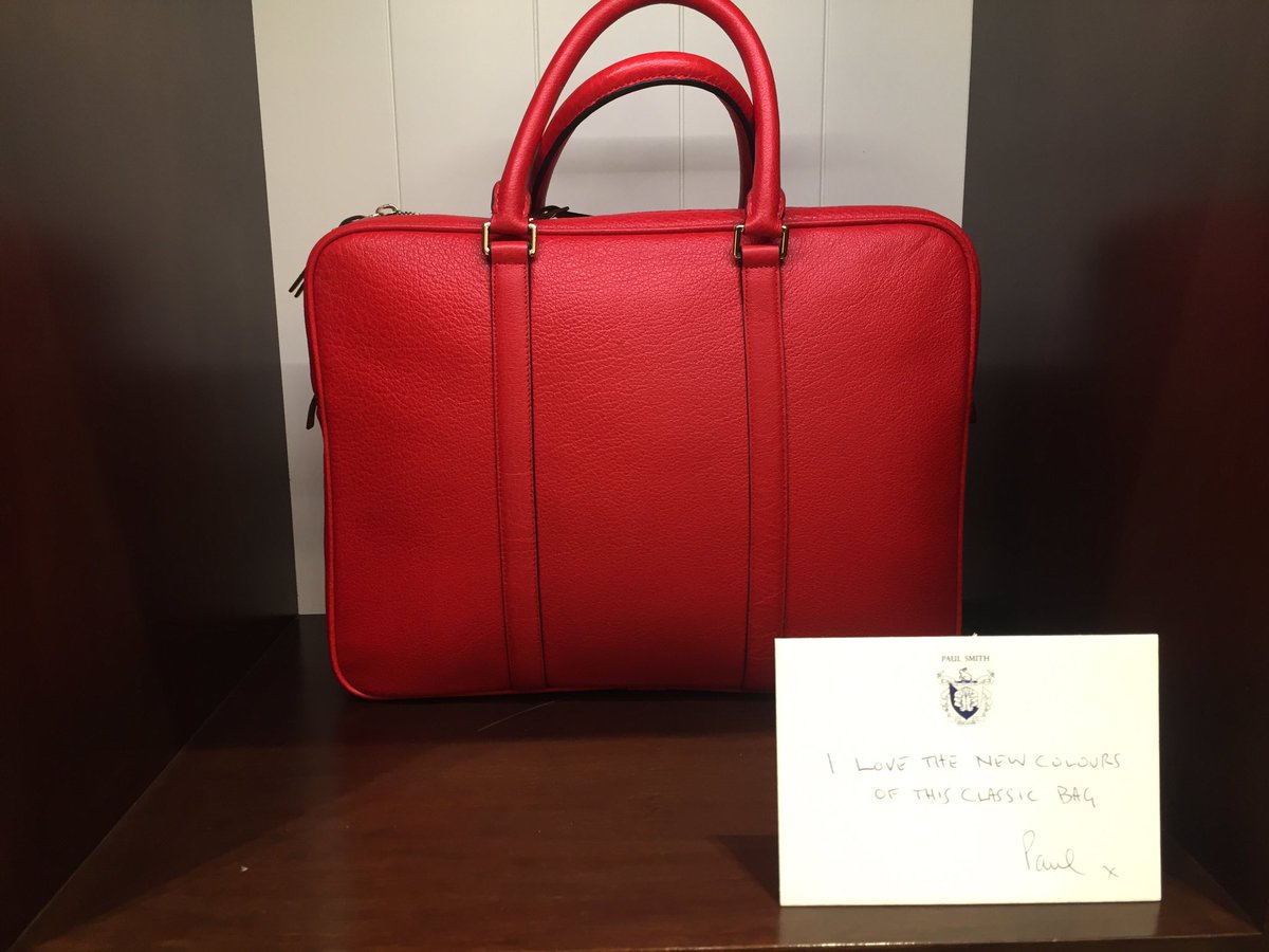 enviroselluk's tweet photo. Loving #paulsmith endorsement of his products at his #heathrow store. Brilliant way to add a personal touch https://t.co/3jHLOIKEZr