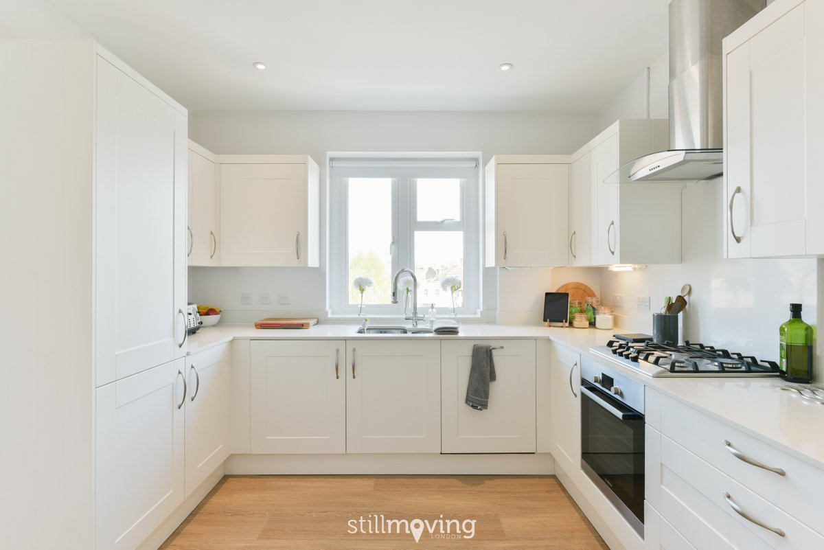 stillmovingLDN's tweet photo. Literally knocked off our feet when we arrived. Simply STUNNING! ๐
ยฃ500k | #3bedflat | #Epsom | @PersonalAgentUK https://t.co/F07yUb6s6I