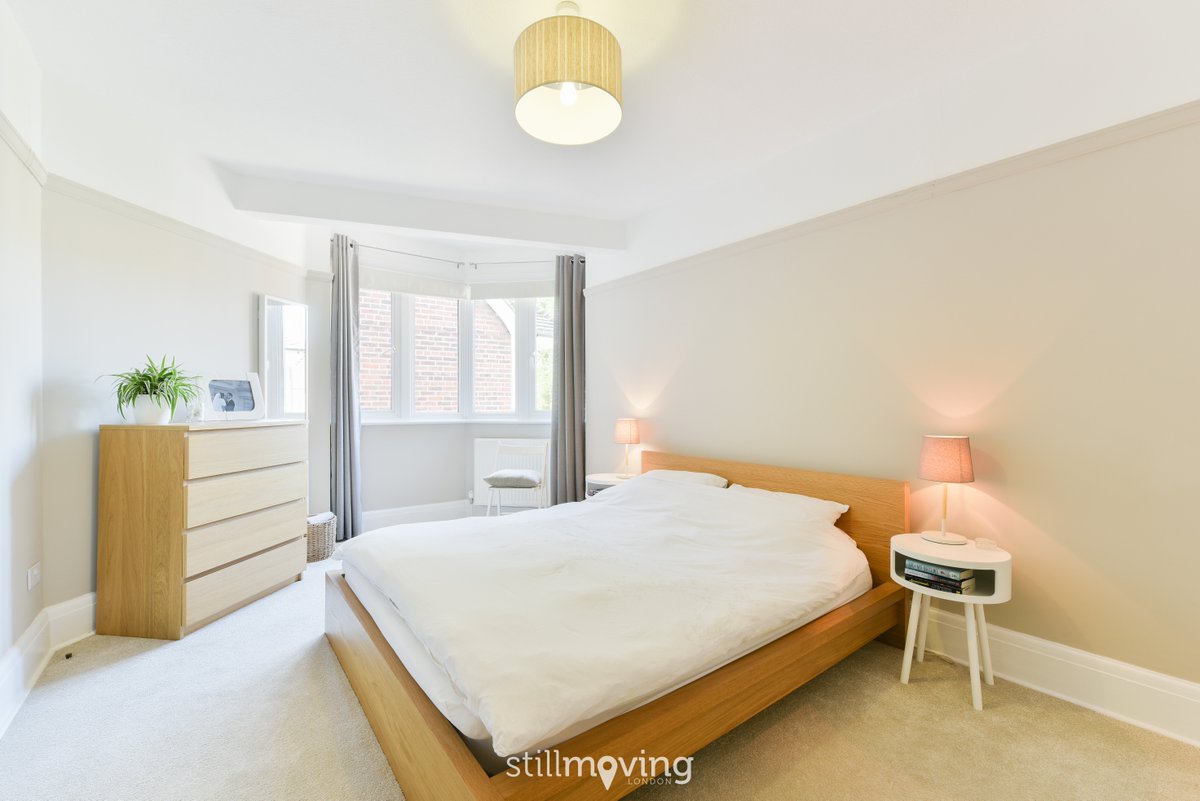 stillmovingLDN's tweet photo. Literally knocked off our feet when we arrived. Simply STUNNING! ๐
ยฃ500k | #3bedflat | #Epsom | @PersonalAgentUK https://t.co/F07yUb6s6I