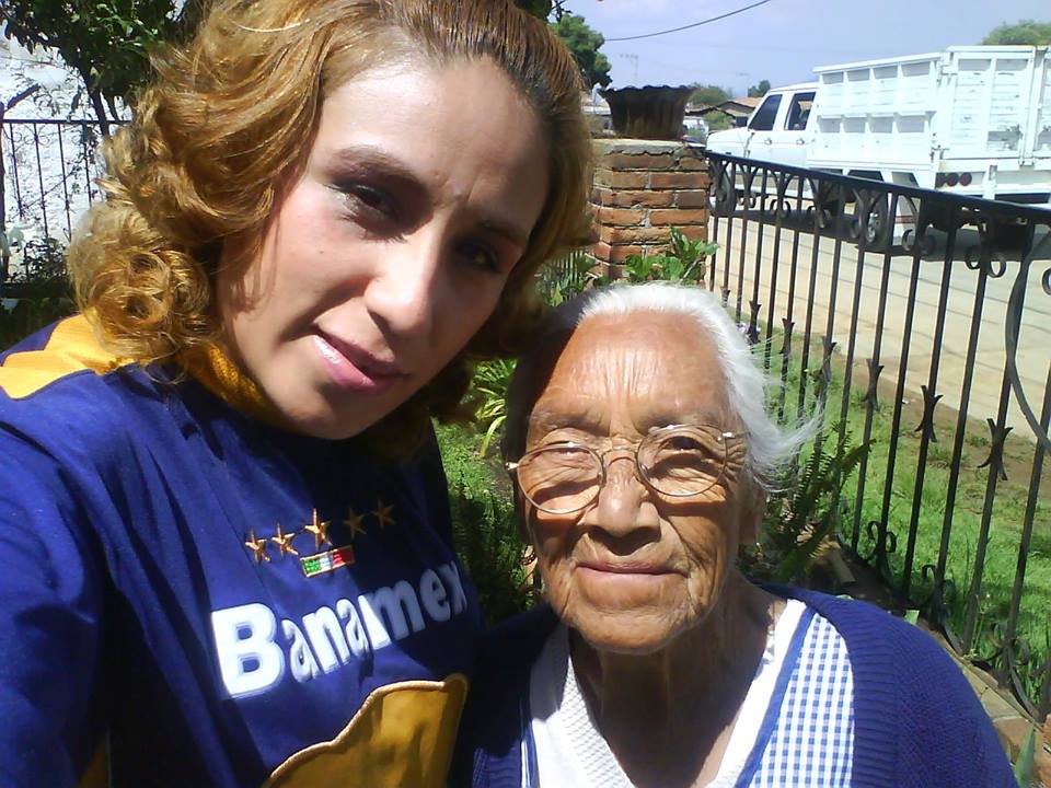 MARISHELA_MARY's tweet photo. Mi mami: es un amor, llena de alegría, cimentada en valores. @somoscecytem @CecytemVCarbon @cecytem_program https://t.co/gY9HsOJvuo