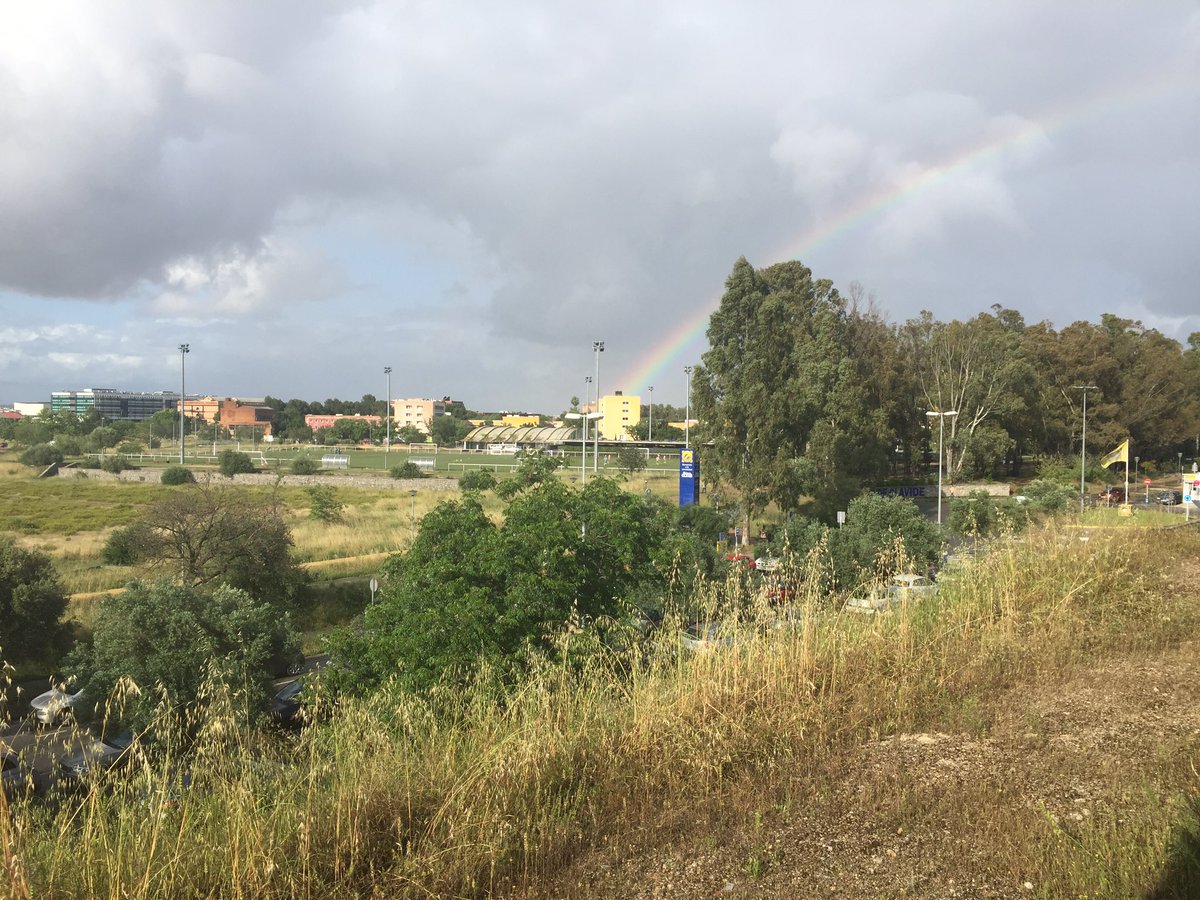rjpsevilla's tweet photo. I guess UPO doesn't look half bad with the rainbow over it today. #CEASM16 #Sevilla #Sevillahoy https://t.co/pyv4jzrYIE