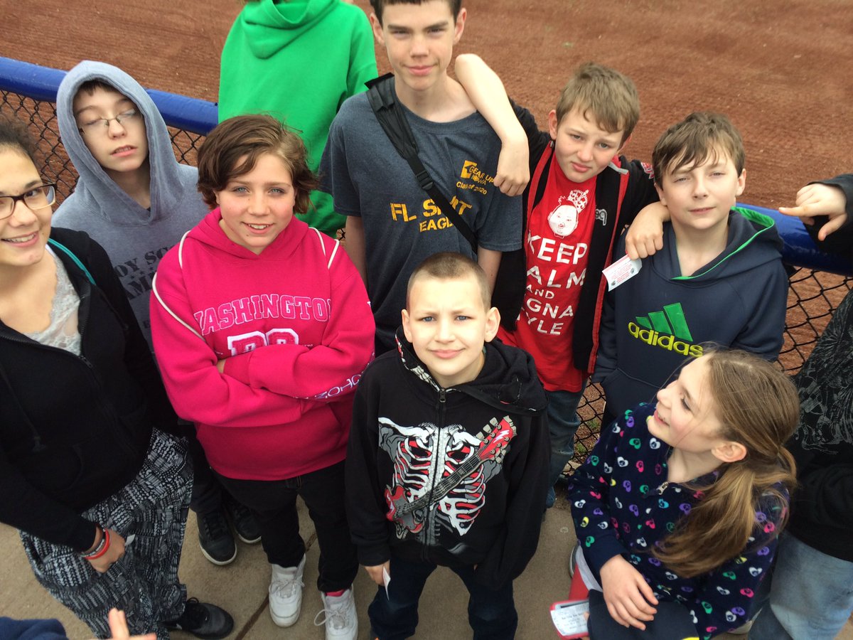 Jfall1982's tweet image. Smart students at the River Bandits game! #flspride #sws #fieldtrip #bookbuddies @smart_eagles