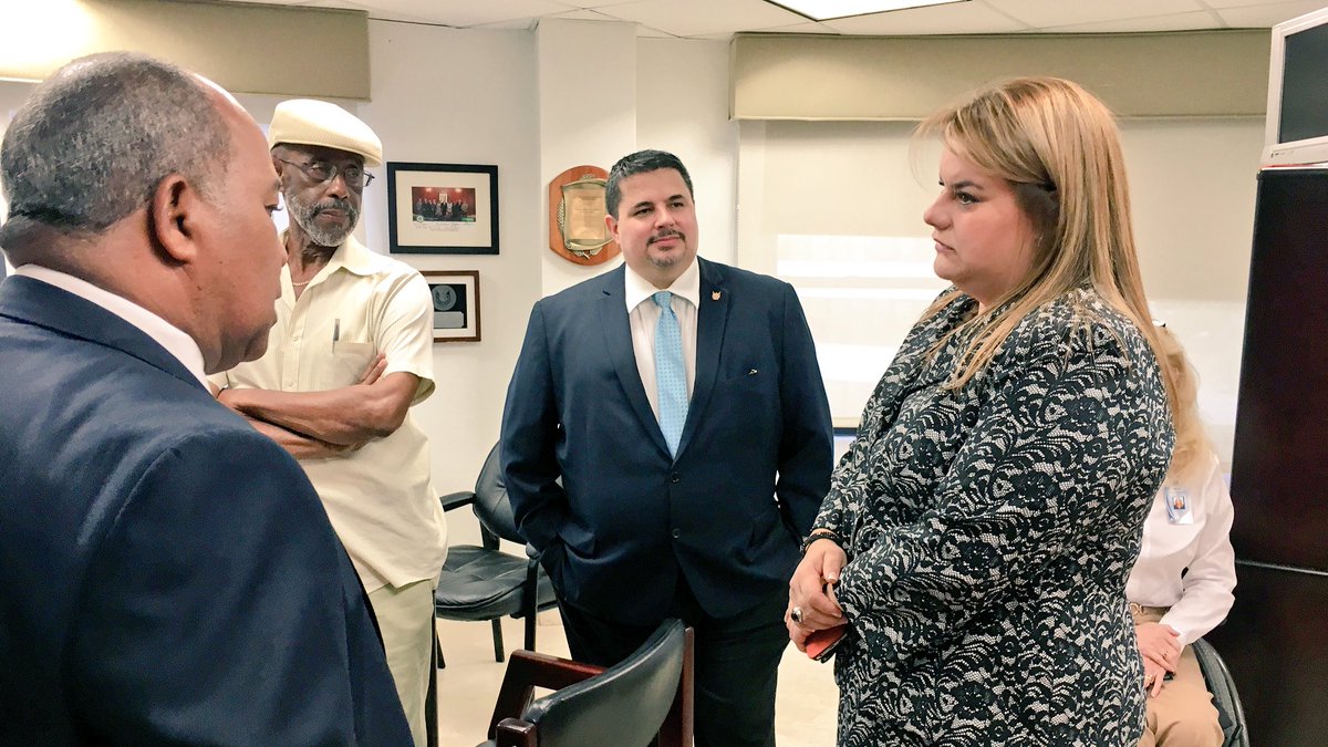 CUDPuertoRico's tweet photo. .@Jenniffer2012 visita el @CentroUnidoPR para reunirse con la Asociación de @WICPR y escuchar su problemática. https://t.co/lt2L4mVrau