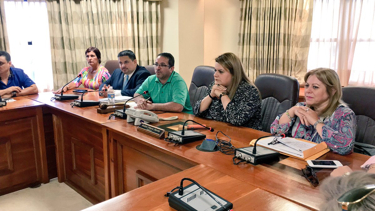CUDPuertoRico's tweet photo. .@Jenniffer2012 visita el @CentroUnidoPR para reunirse con la Asociación de @WICPR y escuchar su problemática. https://t.co/lt2L4mVrau
