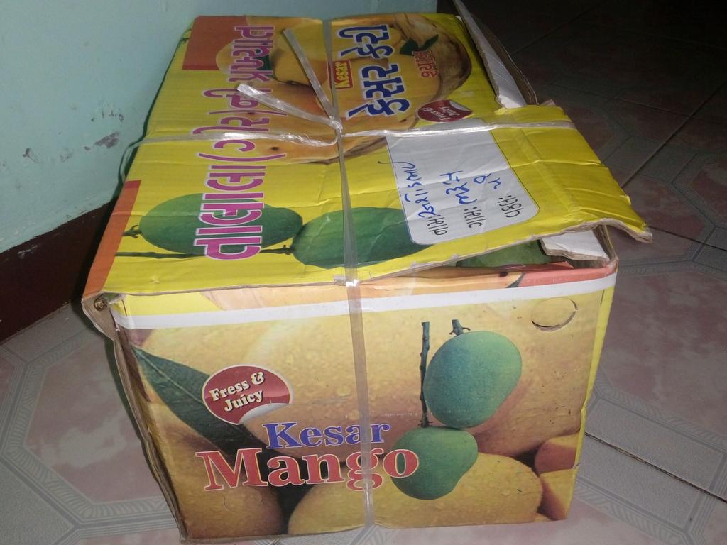 bsvirani's tweet image. Chalo bhaio fresh Mango(Kesar) no stock aavi gayo chhe.. Directly from Talala (Gir)