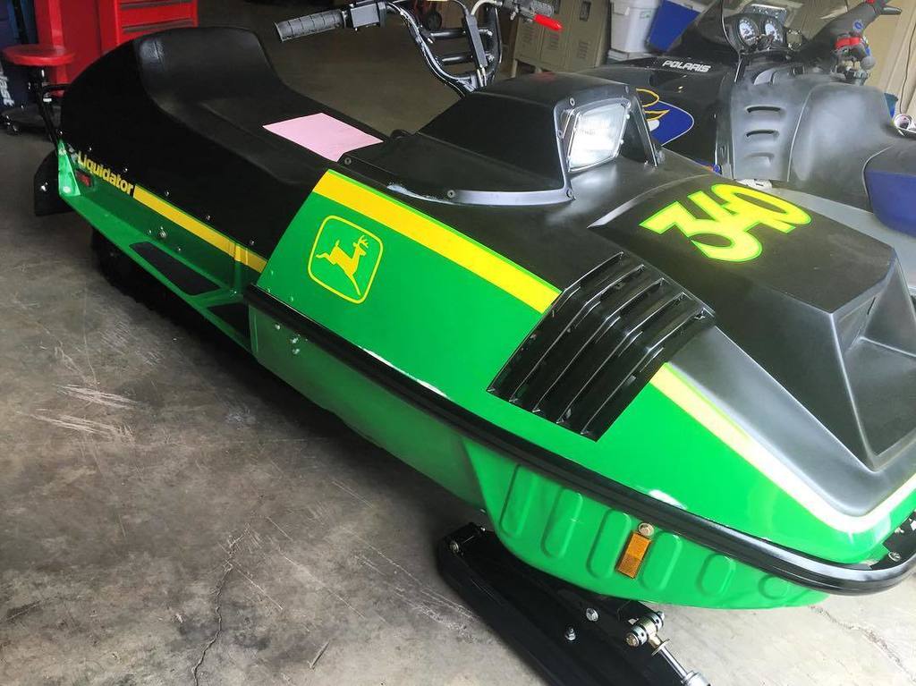 SnowmobileFotos's tweet photo. #Snowmobile Foto: By Instagram kurtydoom https://t.co/38ixIXFqon Cool John Deere liquidator!
#JohnDeere #Liquidato… https://t.co/SwewYfT5xU