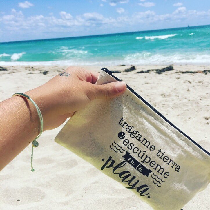 Dilocq's tweet photo. Leer tantas veces la frase nos dió resultado !!! 🙏🏼😉🌴☀️👙 #frases #playa #dilocomoquieras https://t.co/wBs0H4Ylht