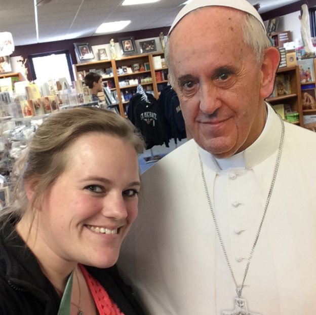 PopUpPope's tweet photo. Need some smiling faces this afternoon? Look no further than @LaKusch #PopUpPope #PopeFrancis https://t.co/ppGyeJmBk0