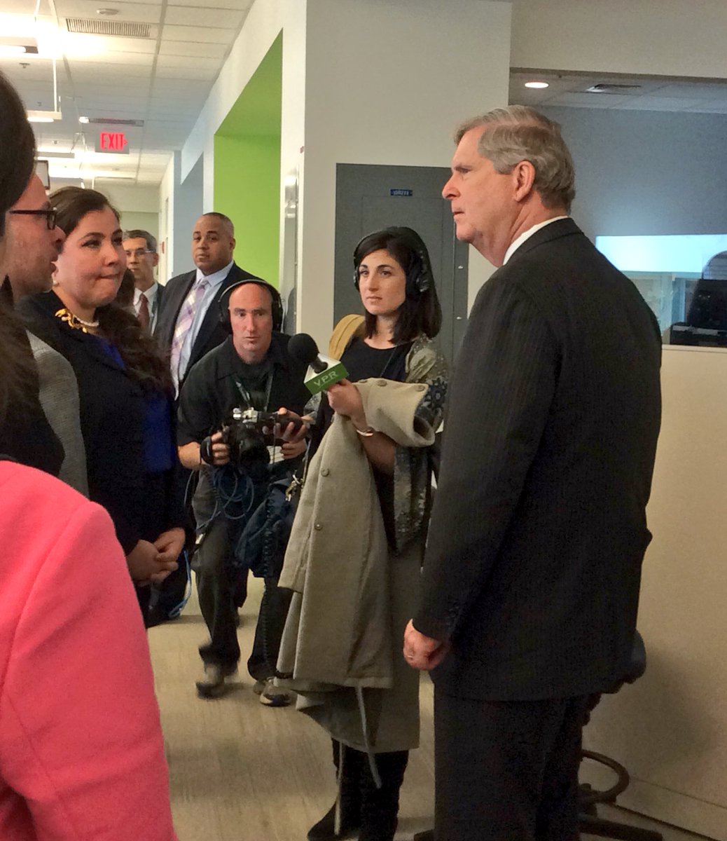 DartmouthHealth's tweet photo. Sec'y of Agriculture Vilsack tours D-H Connected Care Center. Learns more abt #DHART coordination, #teleemergency https://t.co/bThdiKSlih