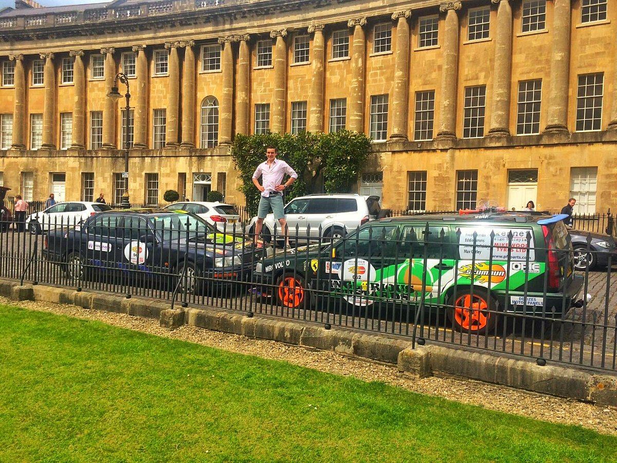 iBustards's tweet photo. Jack, looking regal #scumrun #Bath https://t.co/eis7R0uLSD