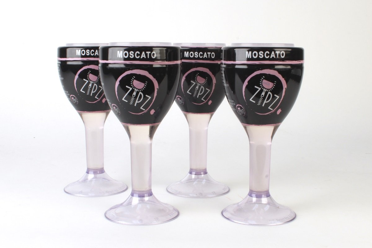It's 5 o'clock somewhere! Happy #NationalMoscatoDay! #wine #MoscatoDay #zipzwine #cheers