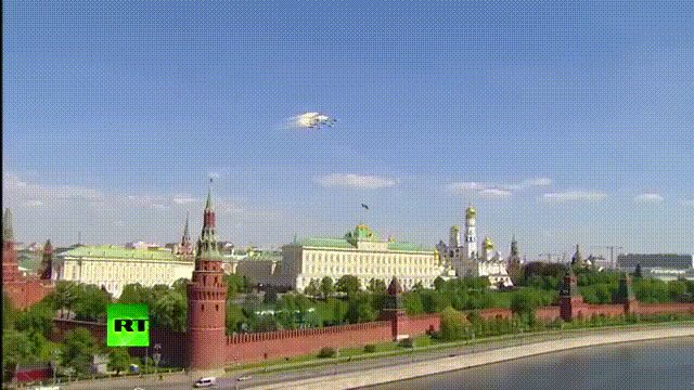RT_America's tweet photo. Su-25 jets that targeted #ISIS in Syria ended 2016 V-Day parade in Moscow #DigitalVDay https://t.co/xl5x2dcv4s https://t.co/SoIq4VaNQw