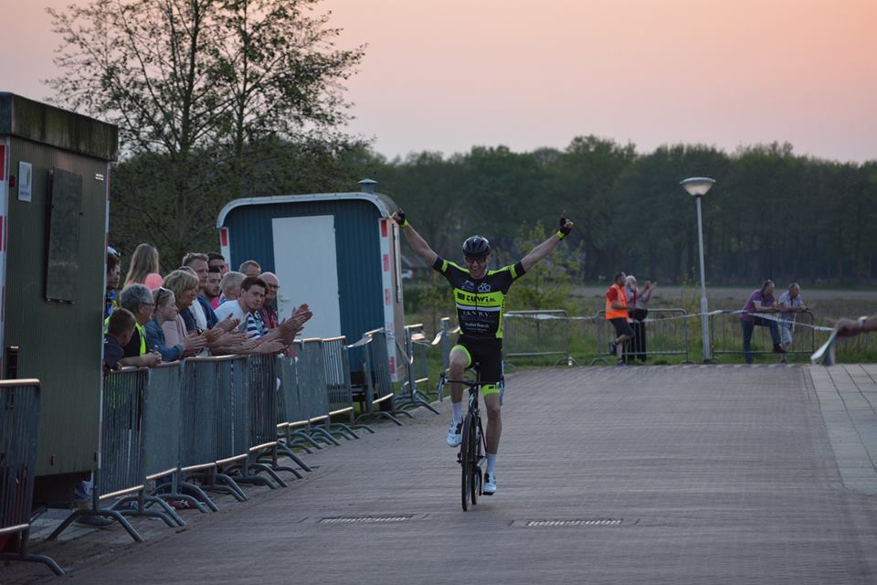 tolkamp's tweet photo. Ronde van Hardenberg #peddelaarsaalten https://t.co/Hy0QAWPvfF