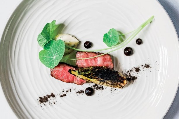 ChicagoMag's tweet photo. REVIEW: Oriole is Chicago’s next great restaurant—on the level of Alinea, Grace, L2O https://t.co/aGuCBhcmY3 https://t.co/fw6myQ0pQ3