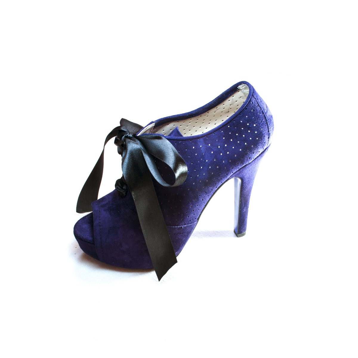 RoyalCloset_RC's tweet photo. Zapatos en número 4.5 mex $400 venta x email o showroom efec y TC Info ana@royalcloset.mx #regalo #mamá #liquidacion https://t.co/XghfqvRuUn