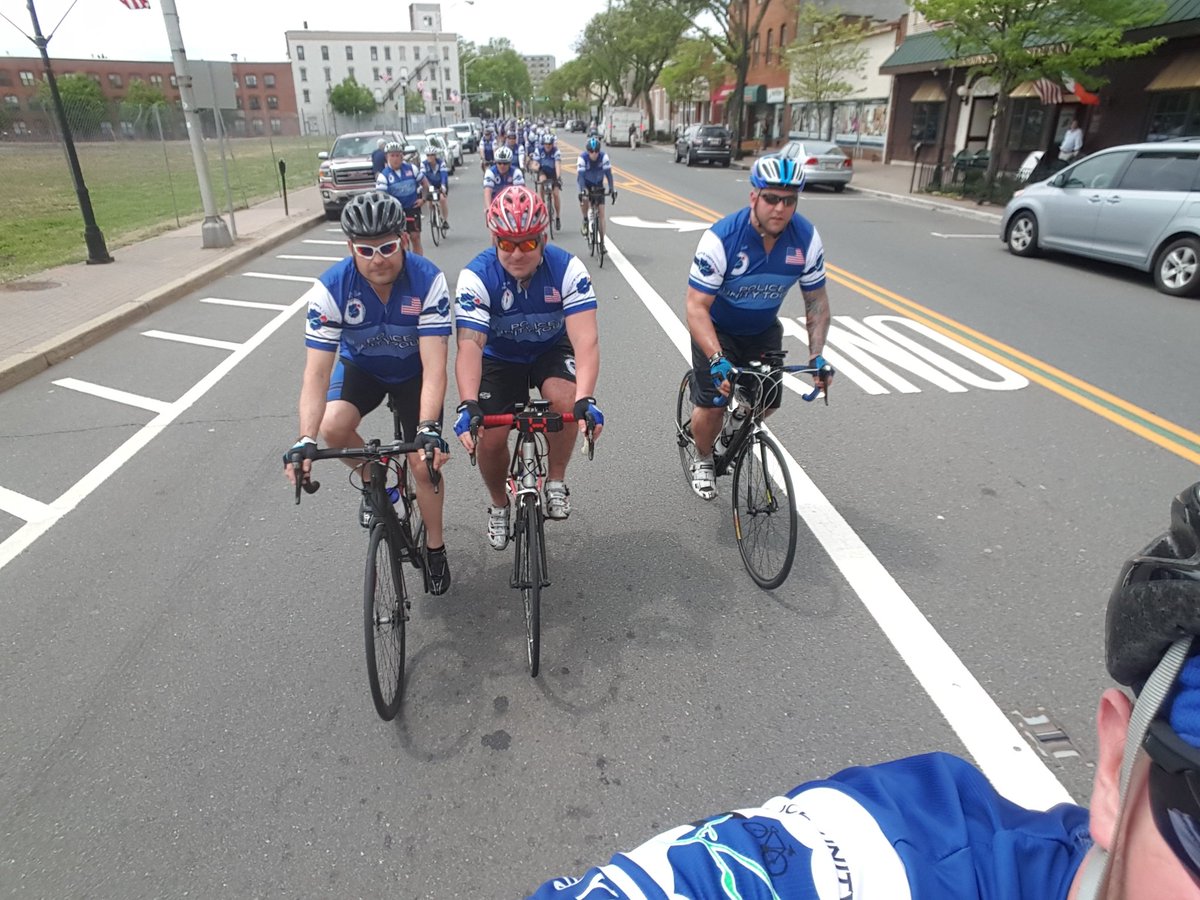 theskipper199's tweet photo. #PoliceUnityTour https://t.co/jCFtgag33Y