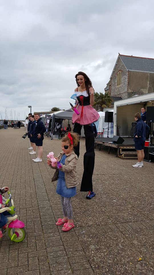 LeEntertain2's tweet photo. A Great Day at the #Brixham #PirateFestival #Cornwall #Devon #StiltWalking #SouthWestEngland https://t.co/zuhpX6h13s
