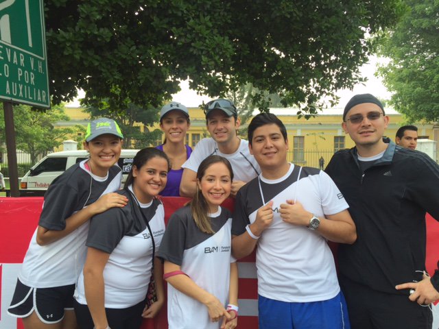 AlfredoVilaGT's tweet photo. Conoce cómo corrimos como equipo de https://t.co/ebpkYoPvvK este domingo en la #ciudad:  https://t.co/EfyNVlZapV https://t.co/4D9SvXBXM5