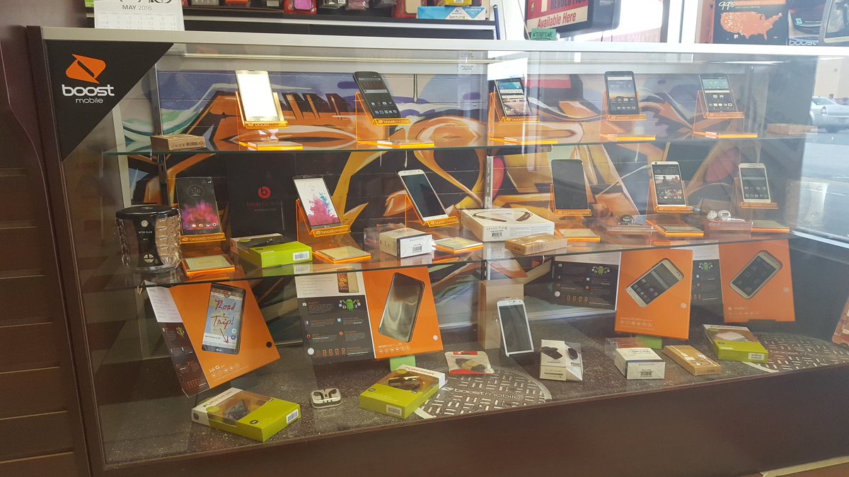 PMNavarria's tweet photo. AR showcase lookin sharp at US Mobile! 😎 #boostwins @shawnatspg @KTBmore_spg @TaVonatSPG @Ebrezzy6 https://t.co/hJioKI5Sy5