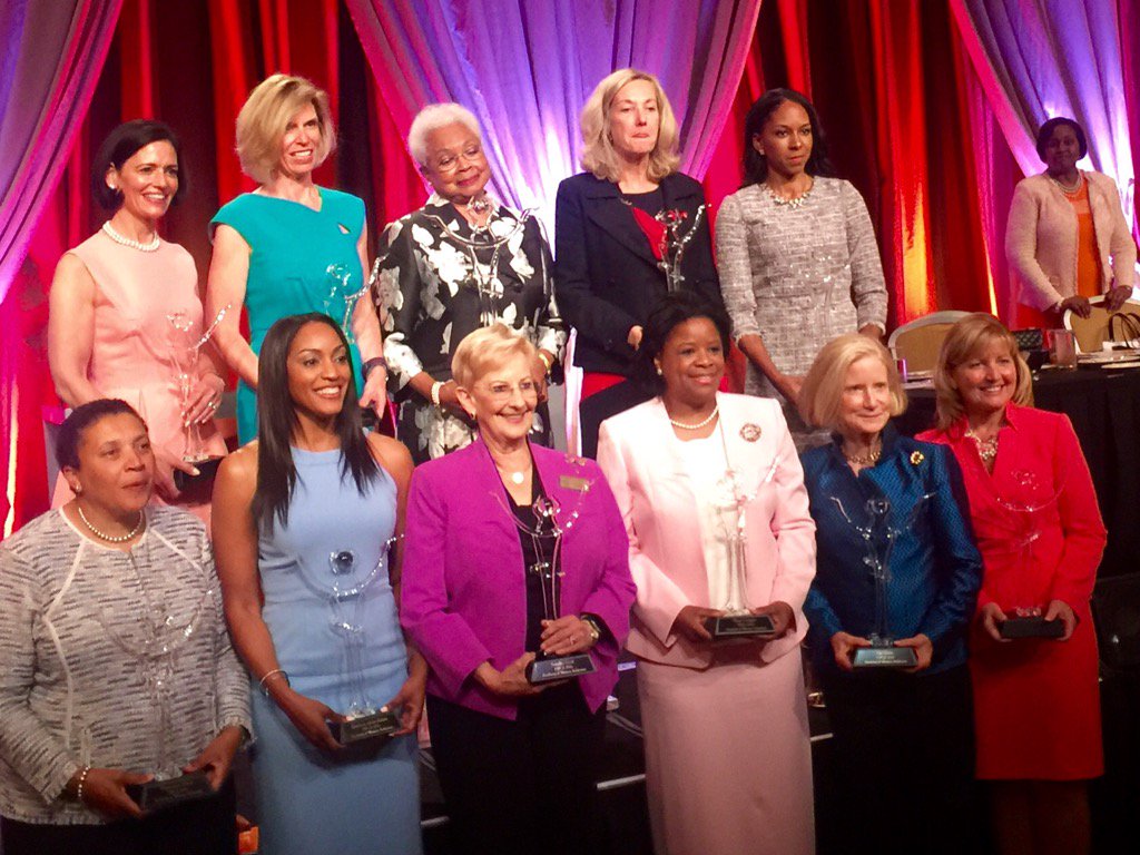 MarianPittman's tweet photo. Check out the 2016 YWCA Women of Achievement. First Lady of GA and of Atlanta honored! #ywcasalute2016 @KasimReed https://t.co/ZB3QADr6n4