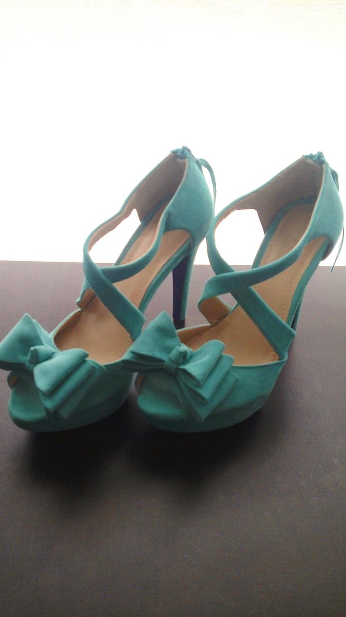 RoyalCloset_RC's tweet photo. Zapatos núm 4.5 mex $400 venta por email o showroom, efec y TC. Info ana@royalcloset.mx #regalo #mamá #liquidación https://t.co/0jft7osFrQ