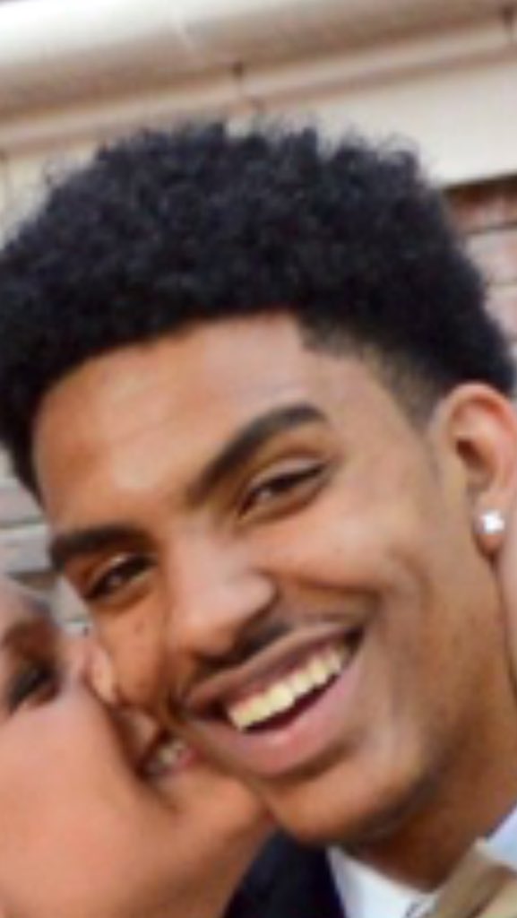 kkartierkashh's tweet image. &quot;Ima suck the soul out ya dick after prom&quot;