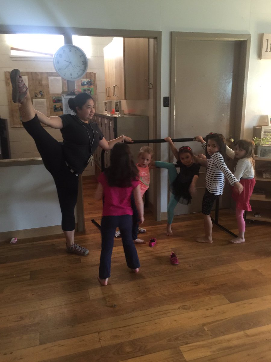 TennerAshley's tweet photo. Ballet lessons with Jessica @ChildCareYMCA  #childfun #physicalliteracy #funinside #activeliving #becreative https://t.co/OwsmJn1xKm