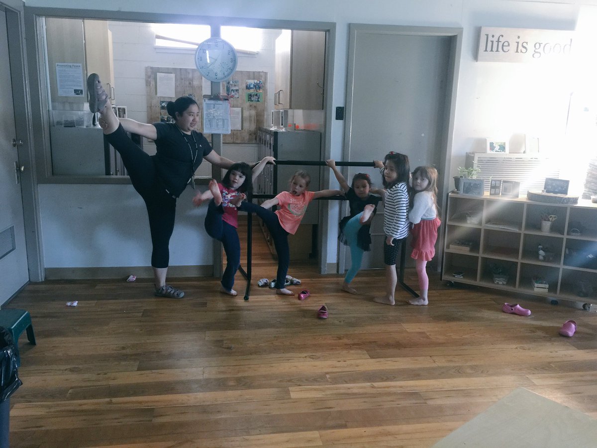 TennerAshley's tweet photo. Ballet lessons with Jessica @ChildCareYMCA  #childfun #physicalliteracy #funinside #activeliving #becreative https://t.co/OwsmJn1xKm