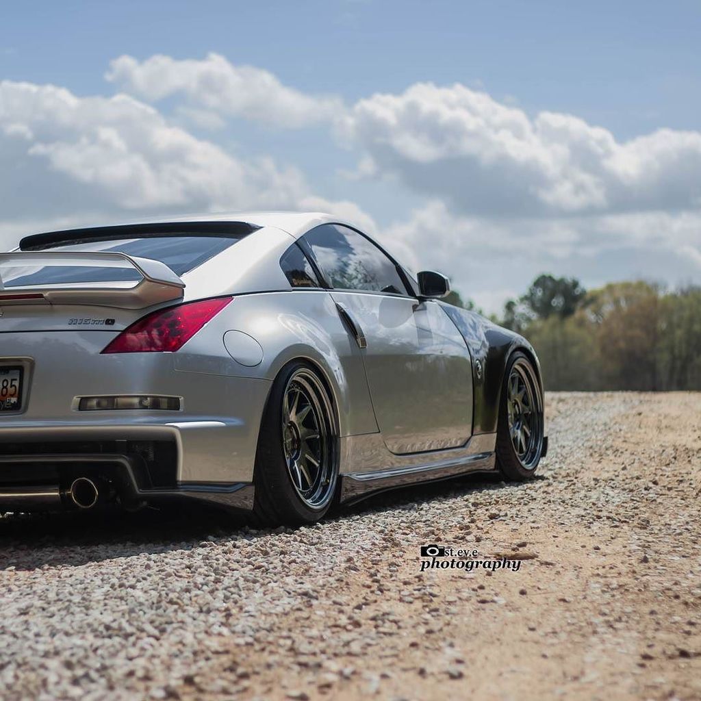InfinitiAgora's tweet photo. Photo by @st.ev.e #slammedenuff #loweredlifestyle #prosplitters #carboncreations #dailydrivenofficial #zeddwheels #โฆ https://t.co/P1Ml4IBZD5