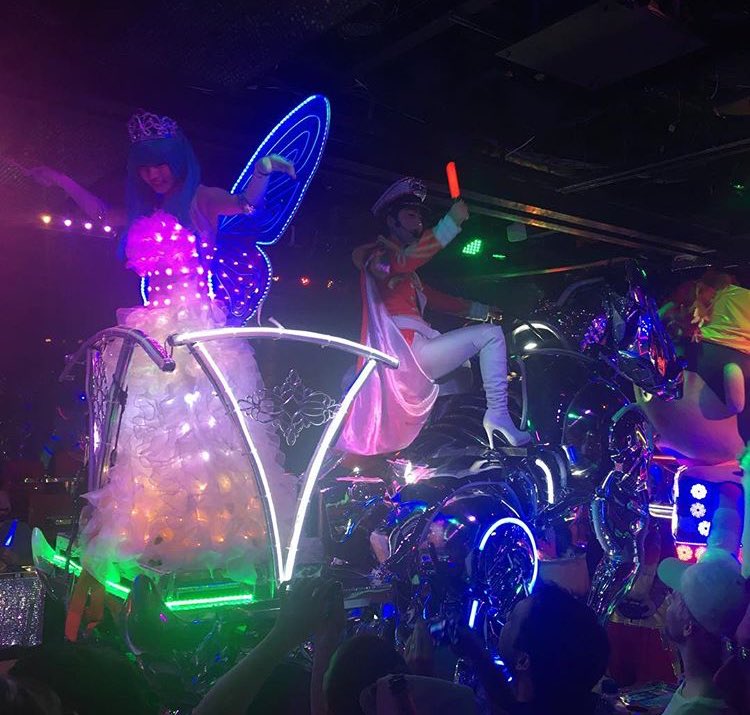 日本が点灯しています。