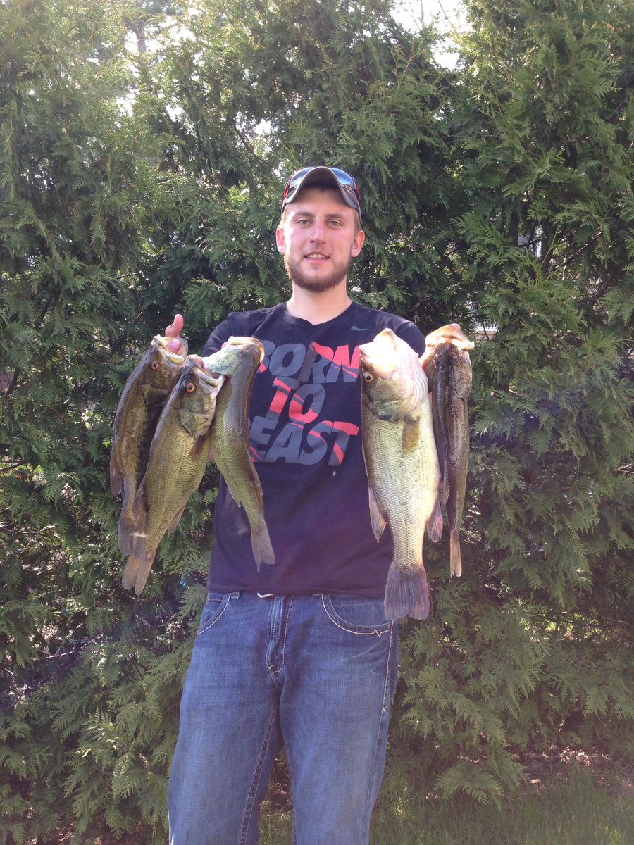primoutdoors's tweet photo. Pro staff member Tommy got the job done on opening weekend with a limit of largemouth! https://t.co/G9citxANsk