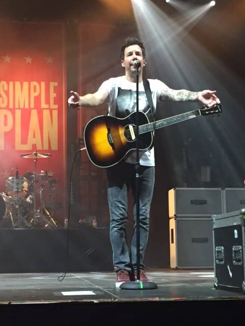 SimplePlanPeru's tweet photo. #Happybdaypierre @pierrebouvier Peru love you!!!! please come back #SPTeamTour #PizzaParty #TOFTT <3 https://t.co/Y8Pvs7CXi0