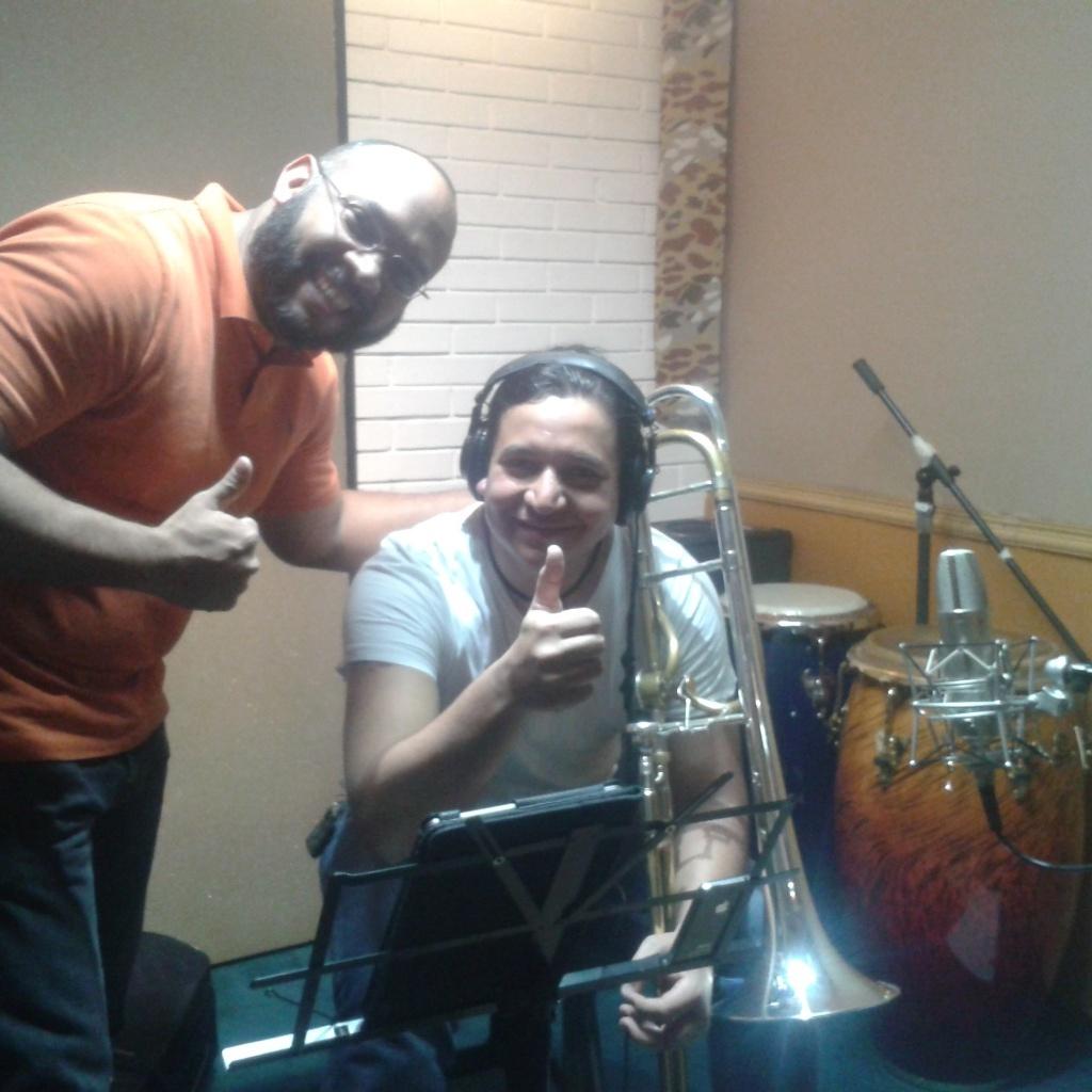 KikoPercusion's tweet photo. #MarcosRomero y #MiguelSanchez grabando en #kikostudio. Saludos! https://t.co/QhULT9HhrD