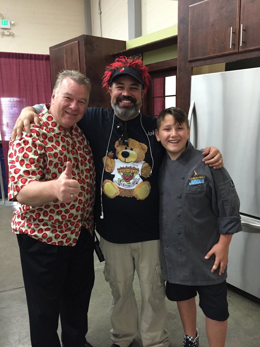 MasonPartak's tweet photo. Mr. Marks, "The Produce Man" &amp; Mr. Javidan with me at @BerryFestCA These adults say yes to kids &amp; empower them https://t.co/kcEpXOafeJ