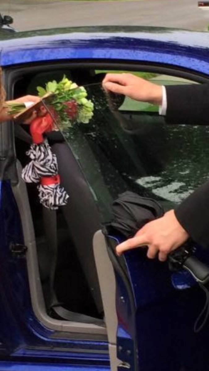 drup598's tweet photo. When you secretly hate your prom date part 2 https://t.co/Eqk93qaO7j