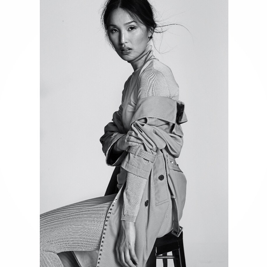 Bergdorfs's tweet photo. Clean slate: @garypeppergirl in @maisonvalentino #RockstudUntitled. https://t.co/z8TQ7btEfd