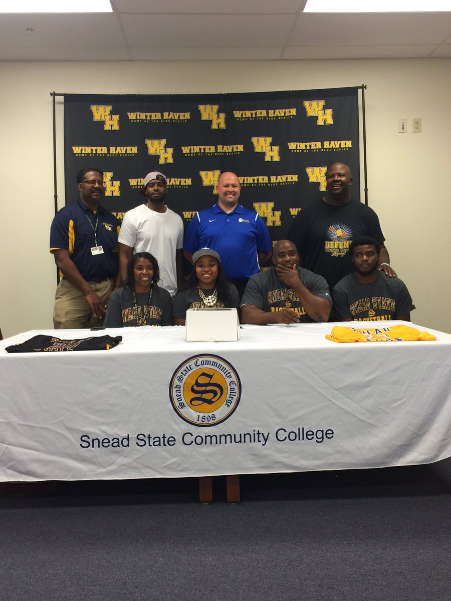 CoachJPlummer's tweet photo. It's official Chrisana Scott from Winter Haven high school FL is now part of the @sneadstatecc family #ParsonFamily https://t.co/sIOspm3grP