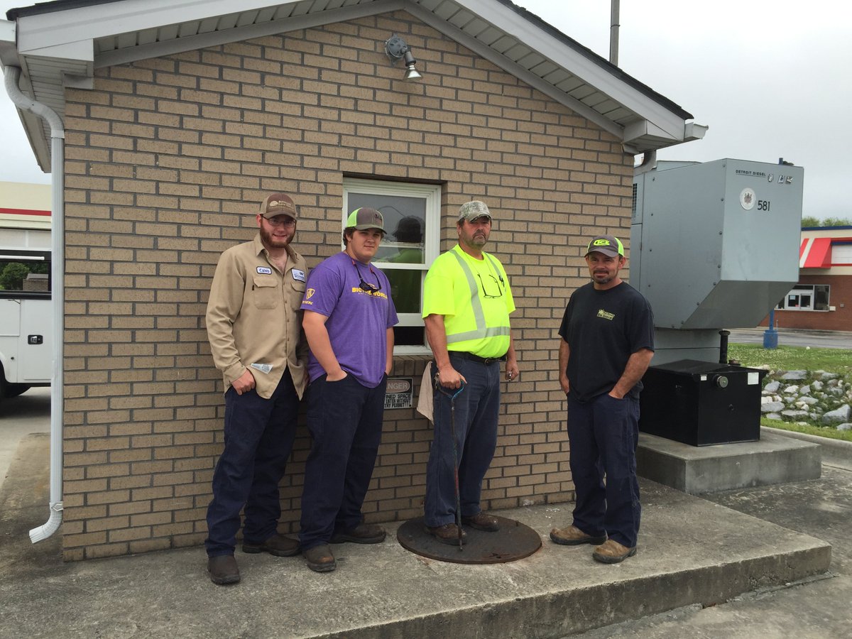 Heritage_Water's tweet photo. Where'd the #grease go? #GridBee AP500 Air Pwrd Mixer-Washington, NC! Booth 53 at the @NCRuralWater May 17-19 #NCRWA https://t.co/LXfGVDaHRG