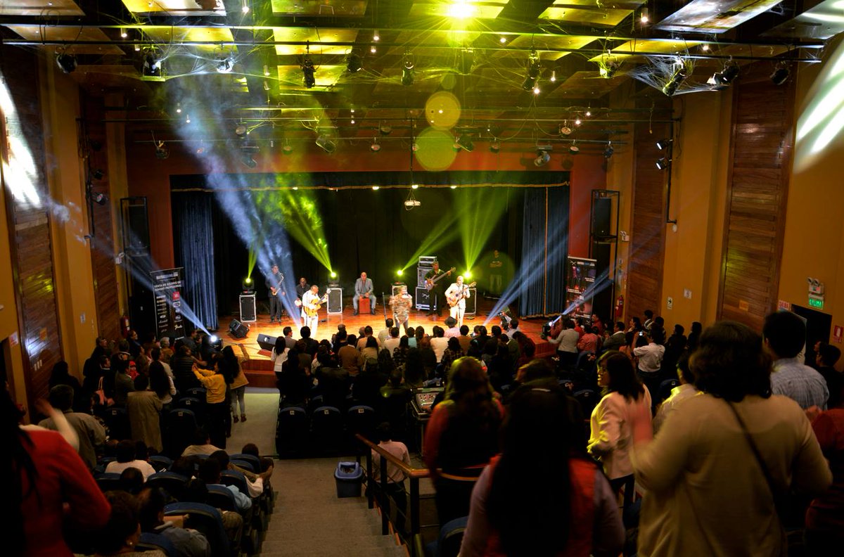 FUE UNA NOCHE ESPECTACULAR...
"LOS KIPUS - SERENATA A MAMÁ"
WAYRASOUND.COM