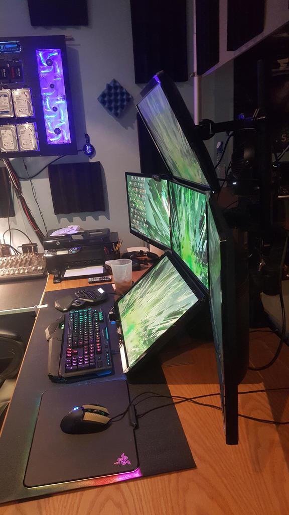 VolpRS's tweet photo. 5 MONITOR SETUP! I Have Added a 5th Monitor to my Gaming and Video Editing Production Booth. Images and Video Below! https://t.co/anrUjBgBQr
