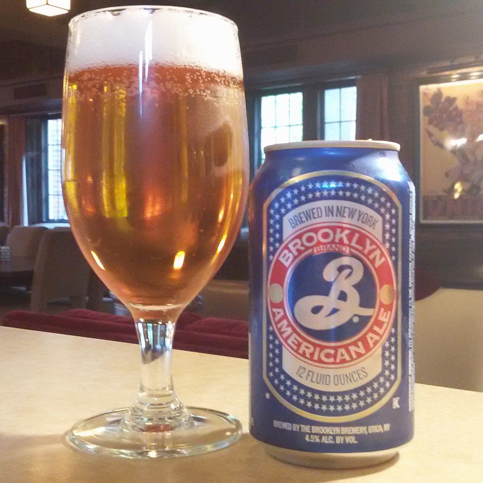 QuadClub's tweet photo. New #craftbeer @ #quadclub #uchicago! @newbelgium #bluepaddle, @BrooklynBrewery American #Ale & @Kronenbourg1664 https://t.co/AkozdrDtMx