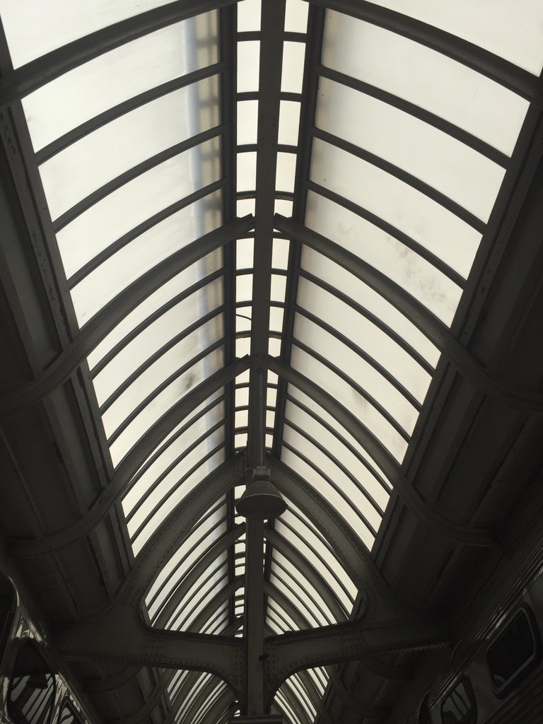 willhacker's tweet image. Everyday things can be so interesting if we just learn to look up every now and then. #Chicago #photography