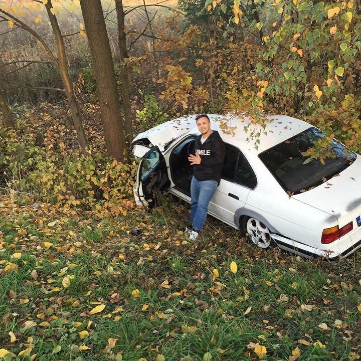 m_mediouni's tweet photo. #firstdrift #2dnyspolu ๐ #drift #bmw #bmwe34 by martinkafka https://t.co/sdlp5UphM2