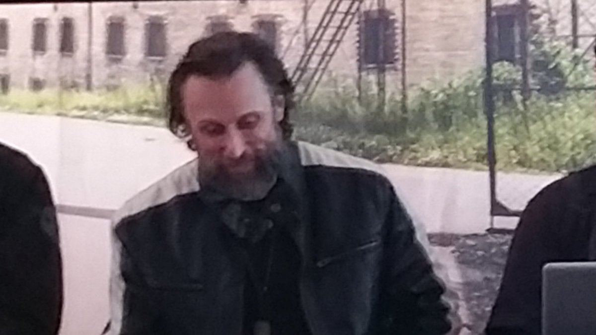 thebigskypost's tweet photo. Rick Grimes? #walkingdead,#films, #televisionseries, #zombies https://t.co/xhlRJFvX75