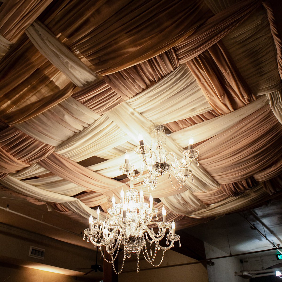 Check out the #draping by <a href="/VEDecor/">Visual Elements</a> &amp; the #chandelier by <a href="/BrightEvent/">Bright Event Prod.</a> w/ <a href="/BelleMeadePlant/">BelleMeadePlantation</a> @fetenashville