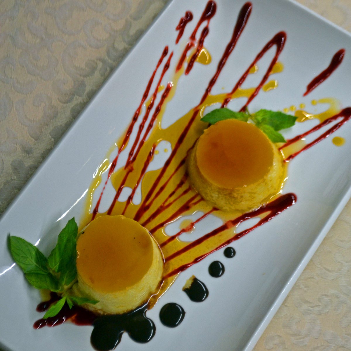 VictorinoPy's tweet photo. El Chef le sugiere comenzar la semana de la forma más dulce con Flan a la Parisienne #VictorinoPy Reservas 612-612 https://t.co/AN9dX9PA6W