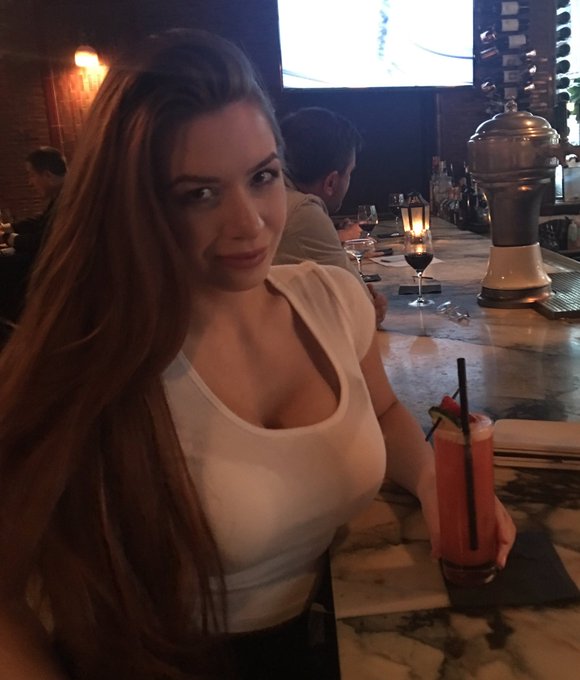 So at home in Midtown 😍 https://t.co/zckHCOqOSq<a href="/tag/cabselfie"class="tags"><span>#cabselfie</span></a><a href="/tag/shamelessselfpromotion"class="tags"><span>#shamelessselfpromotion</span></a>