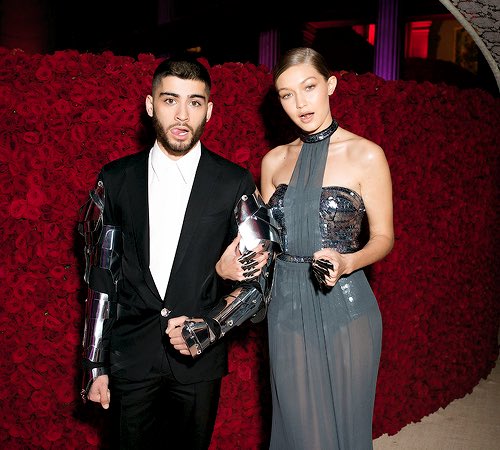 (⭐️)Update : 02 พ.ค. 2016 ภาพเพิ่มเติมของ Gigi Hadid และ Zayn Malik ในงาน #MetGala2016 ค่ะ