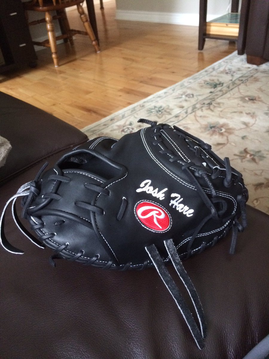 JoshHare_6's tweet photo. Thanks @rabjohn32 and @RawlingsSports for the new leather! #ballcatcher https://t.co/n46QnsVlqW