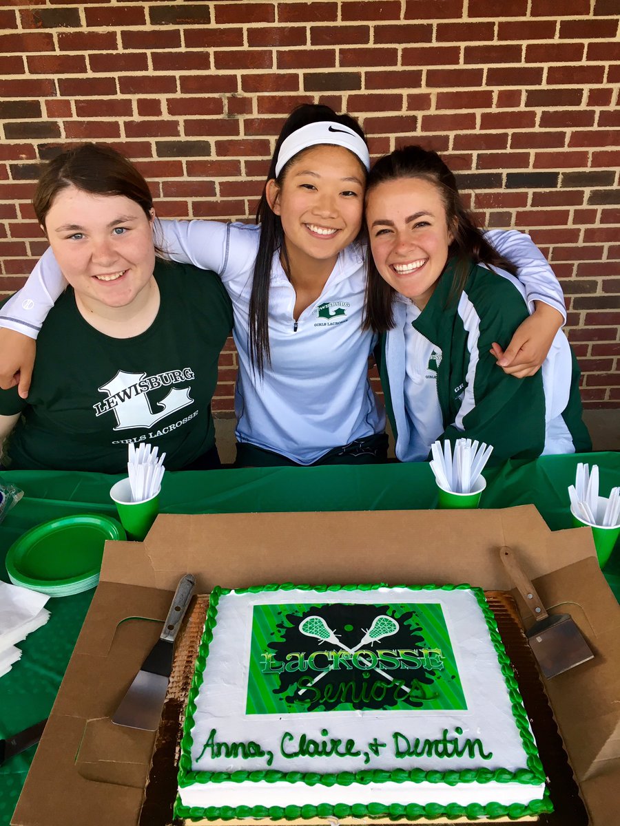 LBGLAX's tweet image. Great win over CD East 25-9!! The seniors thank each and every one of you for making this season amazing so far🐲💚